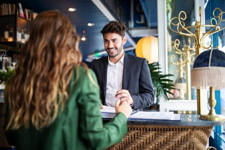 es necesario ofrecer algunas ventajas para atraer a los clientes,