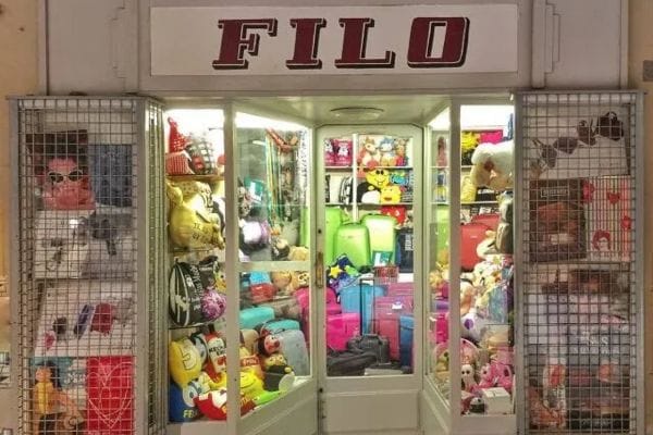 retail shop decoration